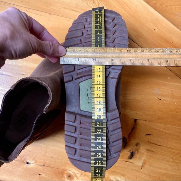 UGG sz 7 leather Chelsea boots ankle boots booties winter sheepskin insole fall - Picture 4 of 14